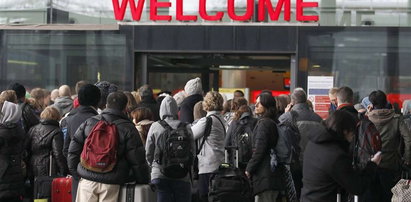 Polacy uwięzieni na lotniskach w Europie