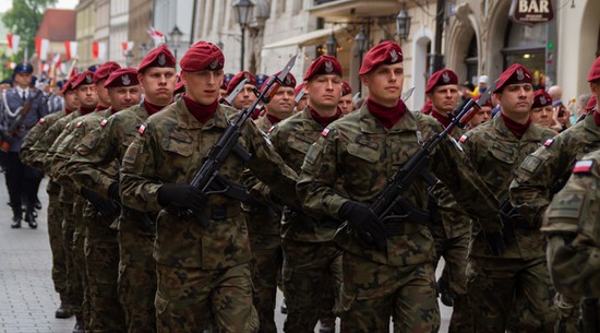 Flota cieni, sabotaże, drony i prowokacje. Sejmowa komisja mówi o zewnętrznych zagrożeniach dla Polski