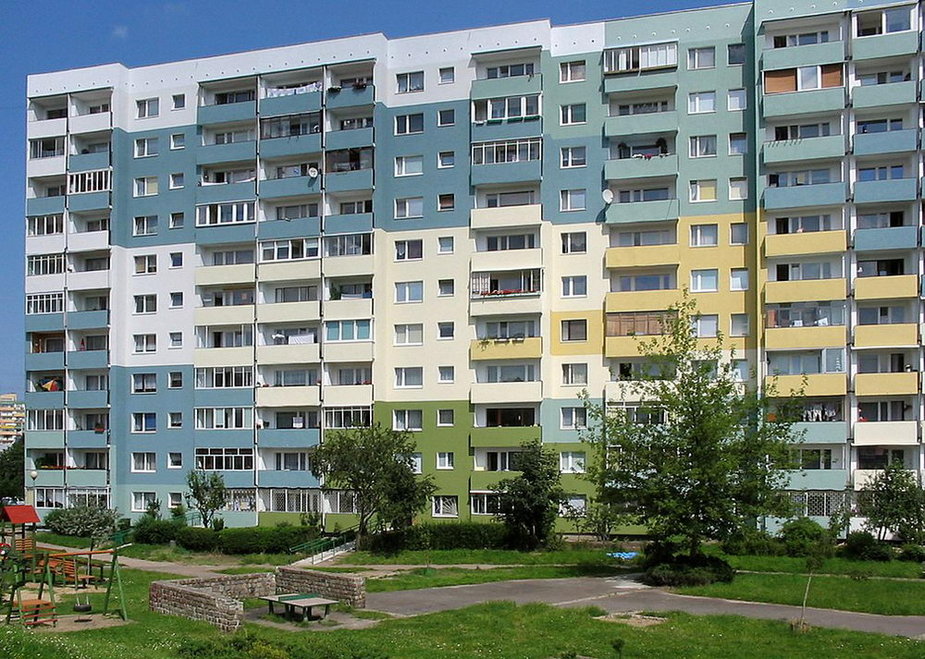 Blok z wielkiej płyty w Gdańsku, fot. Jacek Halicki CC BY-SA 3.0 Wikimedia Commons