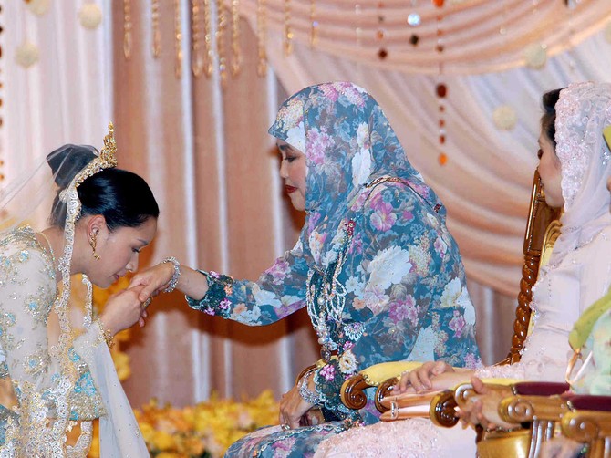 Pengiran Anak Saleha, kraljica Bruneja