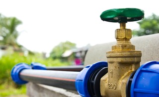 Czy wodociąg i kanalizacja to opodatkowane budowle?