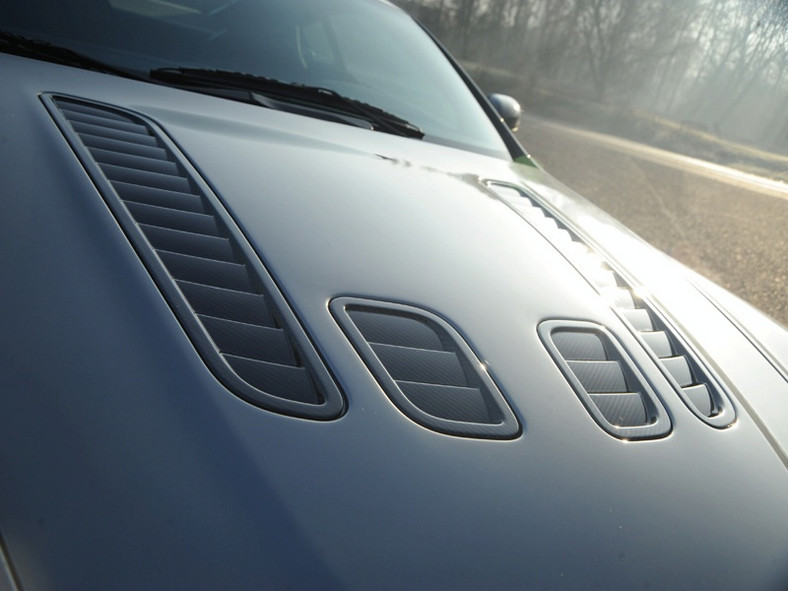 Genewa 2009: Aston Martin V12 Vantage – większy silnik dla małego Astona