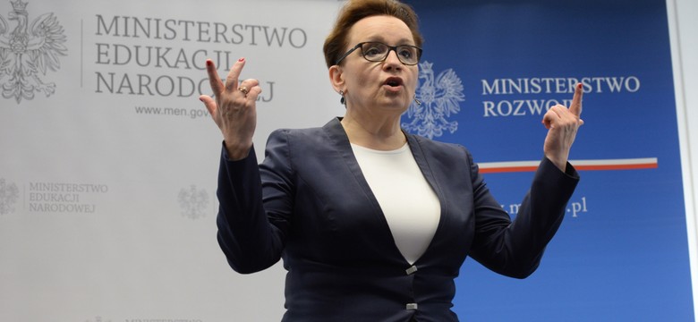 "GW" o aferze w dolnośląskim PCK: Kampania wyborcza minister Zalewskiej za pieniądze wyprowadzane z organizacji?