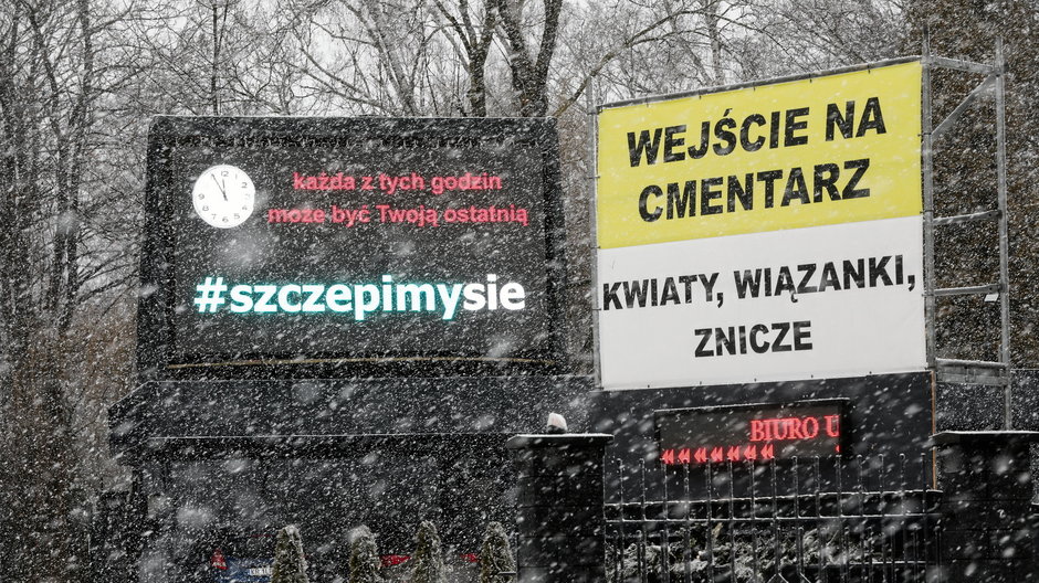 Wejście na cmentarz Rakowicki