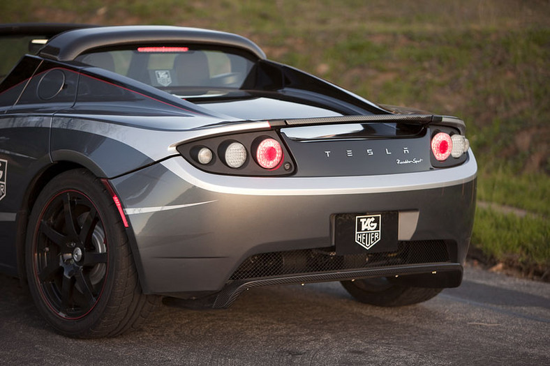 Tesla Roadster w podróży dookoła świata