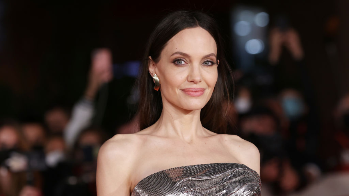 Angelina Jolie Chanel blézére a legszebb dolog, amit ma látni fogsz