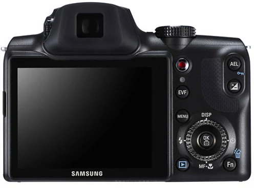 Samsung WB5000 ma duży, 3 calowy wyświetlacz. fot. CDRinfo.