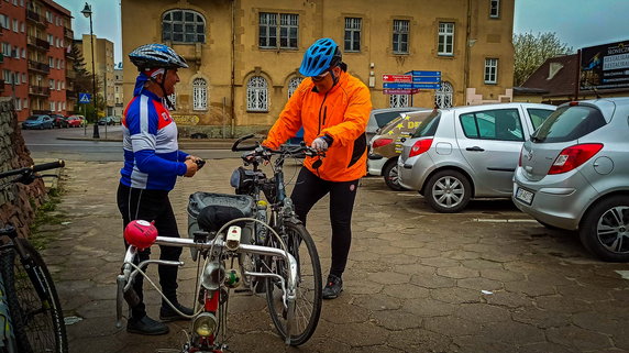 Wiosna w tym roku się do nas nie spieszy, dlatego turyści w Drawsku Pomorskim postanowili wyruszyć aby ją powitać. 2 maja zorganizowano dwa rajdy turystyczne: pieszy i rowerowy.