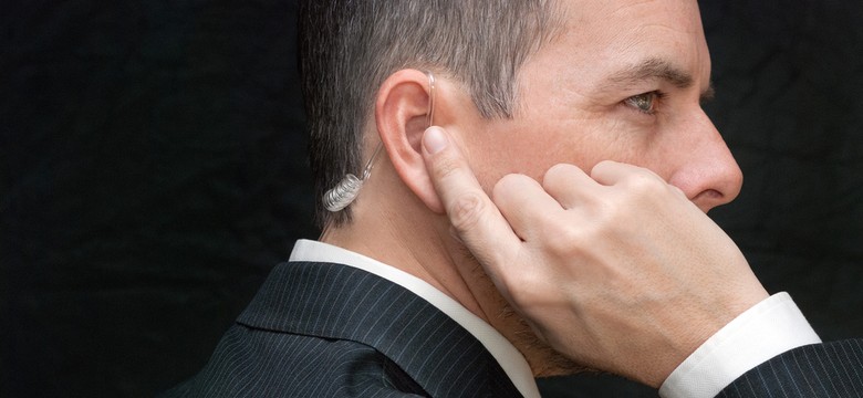 Prześwietlamy zarobki służb specjalnych. Ile zarabia agent?