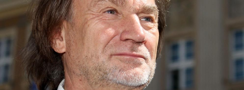 <b>Miejsce 1: Jan Kulczyk z majątkiem szacowanym na 9,7 mld zł. </b><br />Od 2000 roku Jan Kulczyk tylko raz nie był numerem jeden - w 2007 roku, gdy rozwiódł się z Grażyną Kulczyk. W zeszłym roku jego majątek powiększył się o 1,2 mld. zł. Kluczowym składnikiem jego majątku są akcje piwnego koncernu SABMiller ,warte ok. 6 mld zł. Jednak ostatnio Kulczyk coraz mocniej inwestuje na rynku paliwo-energetycznym. Jego spółka Kulczyk Oil Ventures (KOV) szuka gazu i ropy naftowej m.in. na Ukrainie, w Brunei czy Syrii.