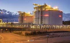 Gaz z USA płynie szybciej niż z Kataru. Morawiecki przygotuje grunt pod przyszłe kontrakty zza oceanu?