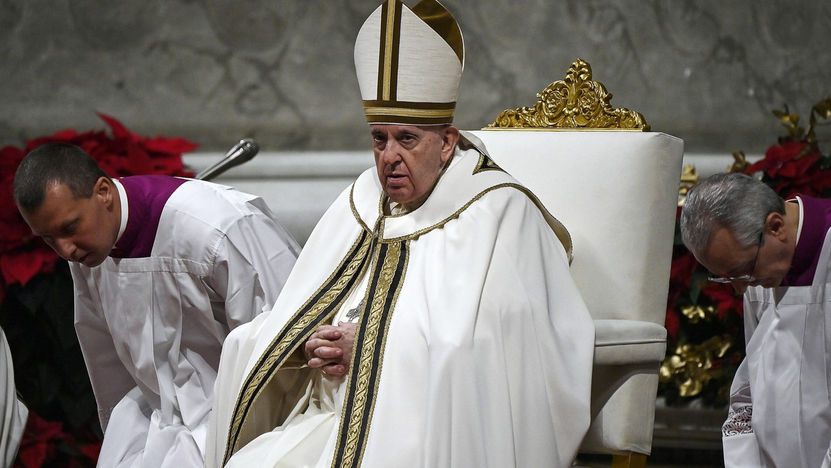 Pasterka w Watykanie. Papież mówił o "dzieciach pożeranych przez wojny"