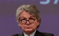 Unijny komisarz odpowiada na zarzuty:  Nie jesteśmy naiwni w kontaktach z Chinami