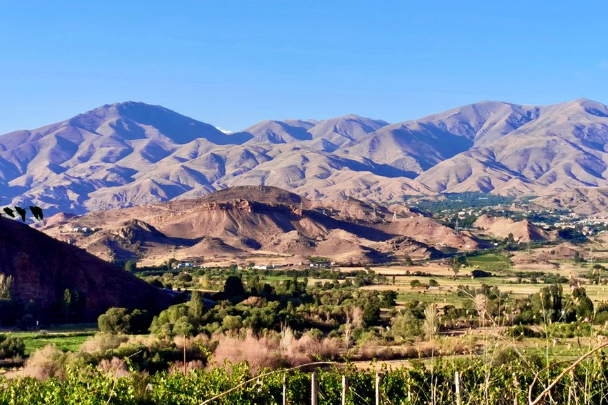 Widoki przed miasteczkiem Yeghegnadzor, Armenia