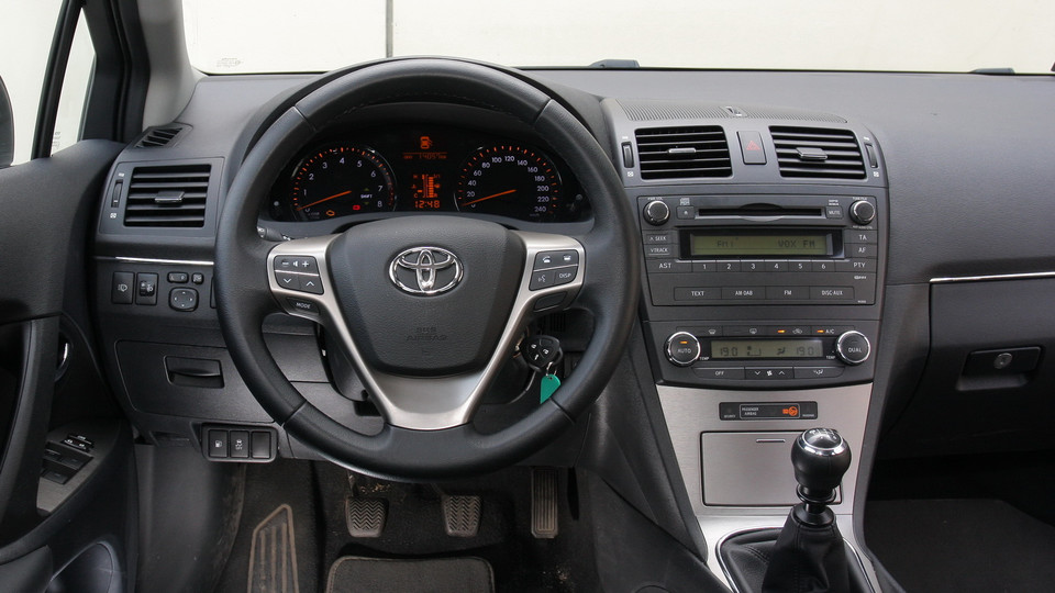 Używana Toyota Avensis III (od 2008 r.) wybór nie tylko