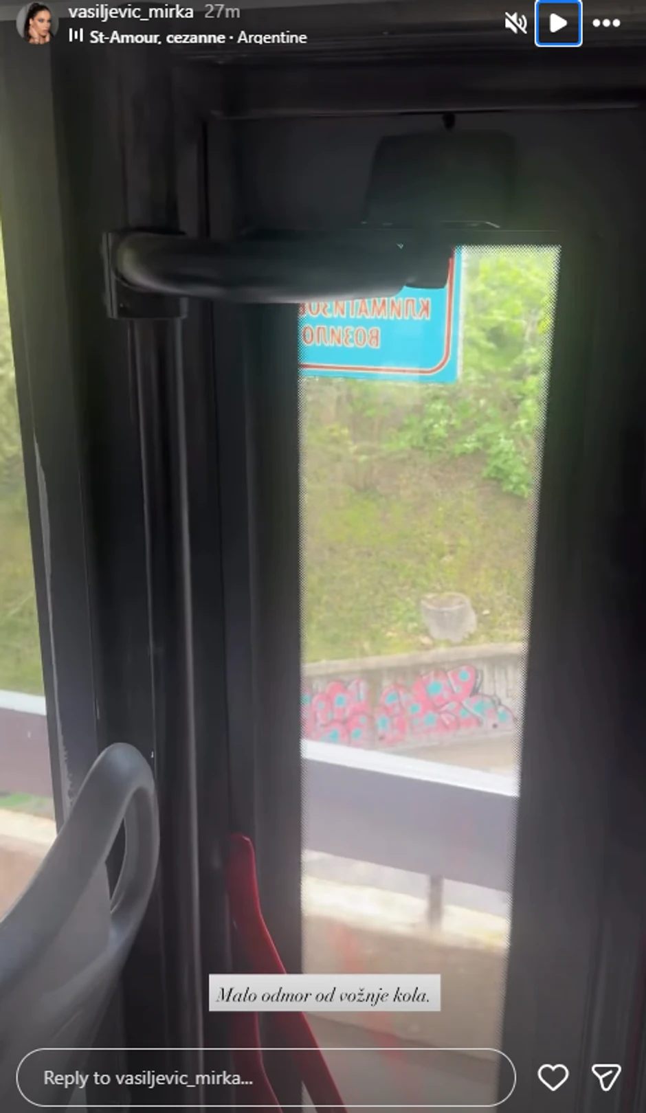 Mirka Vasiljević se vozi gradskim prevozom