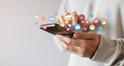 zakaz social mediów dla dzieci coraz bliżej? polska analizuje rozwiązania