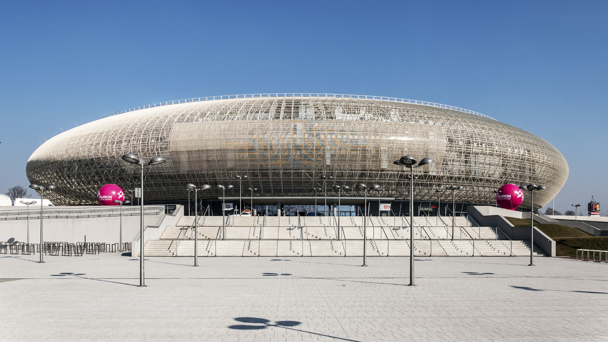 Turniej finałowy Ligi Mistrzów, który w dniach 16-17 kwietnia rozegrany zostanie w Tauron Arenie Kraków, cieszy się ogromnym zainteresowaniem kibiców. W samej przedsprzedaży fani siatkówki wykupili już ponad sześć tysięcy biletów. W poniedziałek rusza sprzedaż otwarta wejściówek.
