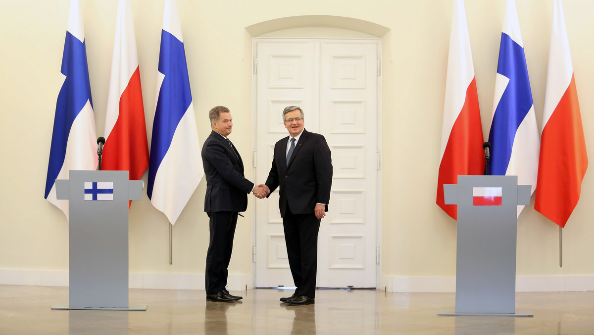 Sytuacja na Ukrainie i kryzys ukraińsko-rosyjski były tematem rozmowy prezydentów Polski i Finlandii Bronisława Komorowskiego i Sauli Niinisto. Obaj przywódcy wyrazili nadzieję, że lutowe porozumienie z Mińska będzie wykonane.