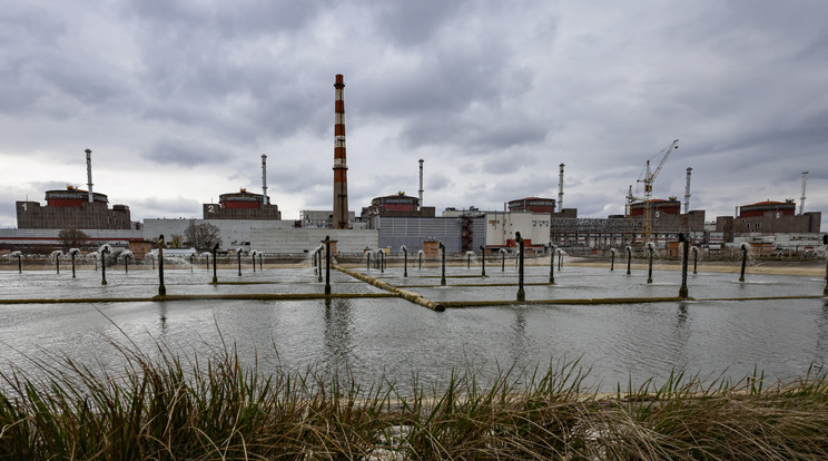 Az erőmű ugyan "hideg leállásban" van, de azért fotos a fűtőelemek fokozatos hütése/Fotó: MTI/EPA/Szergej Ilnyickij