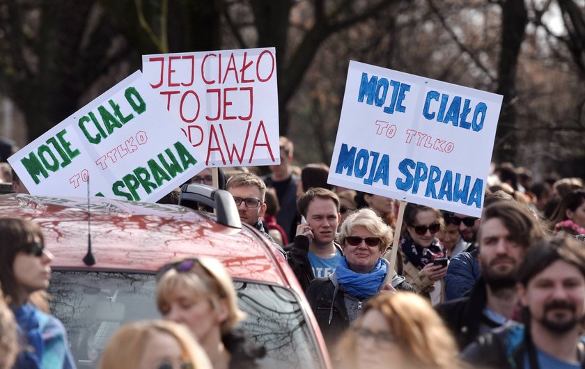 Polka pracująca w klinice aborcyjnej: obudzimy się w państwie policyjnym