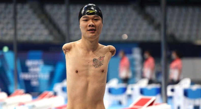 Swimmer who lost his arms through electric shock wins 4 gold medals Paralympic Games