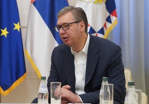  Aleksandar Vučić i ambasador Feliks Korona