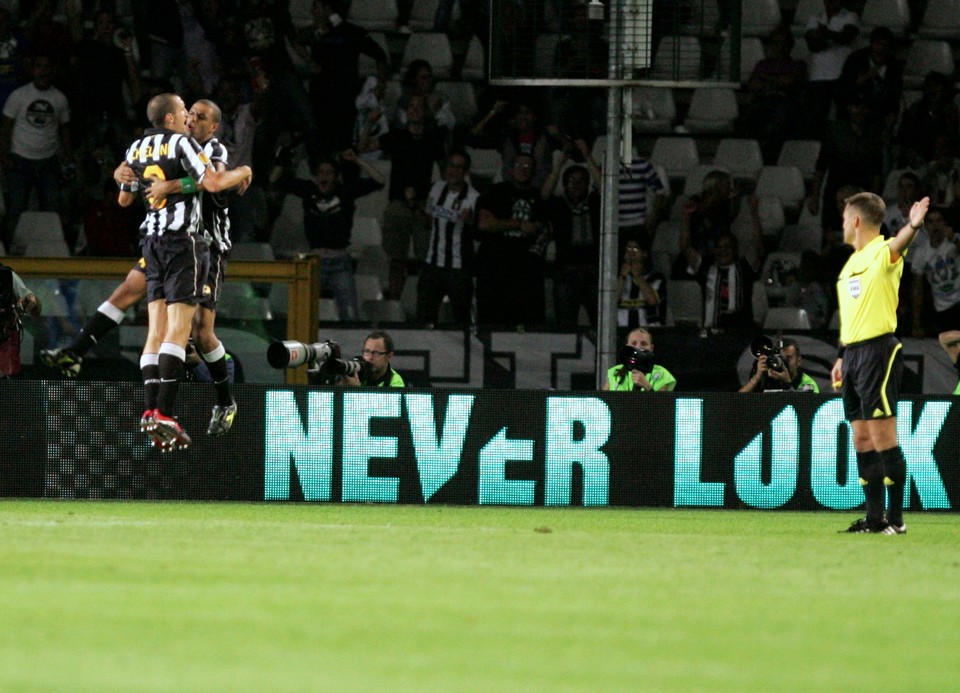 PIŁKA NOŻNA LE JUVENTUS TURYN LECH POZNAŃ