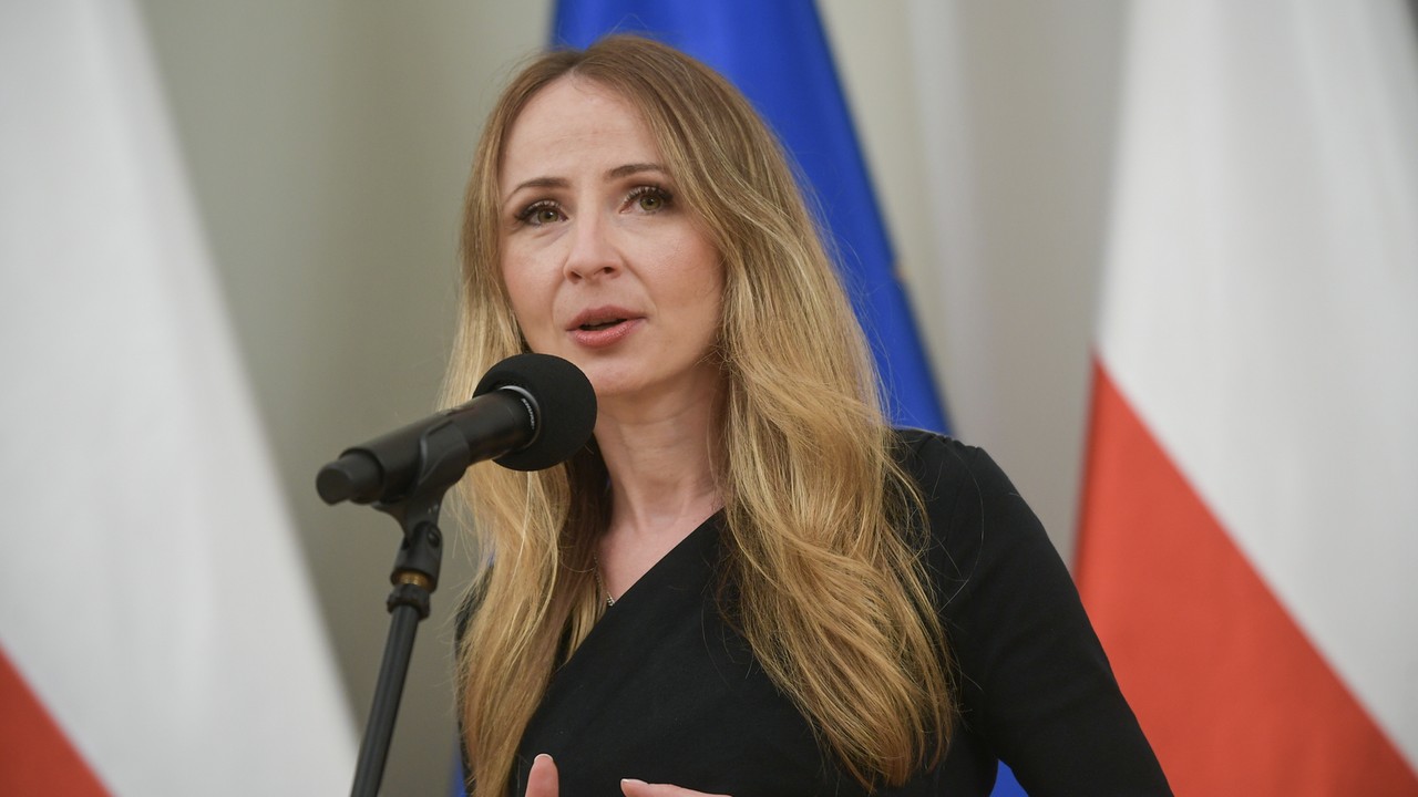 Ministra Dziemianowicz-Bąk uderza w Andrzeja Dudę. "Wraca w szeregi partii"