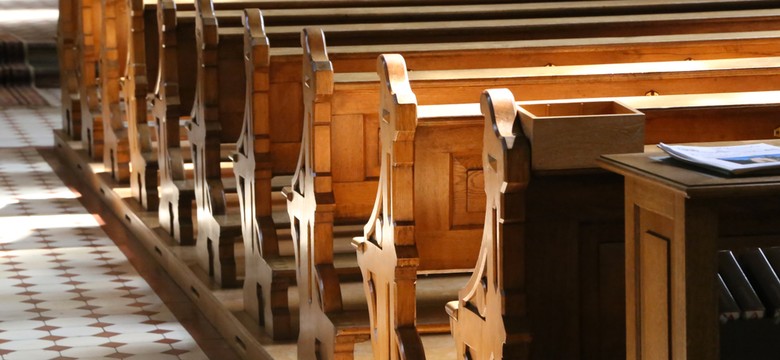 Polacy odwracają się od Kościoła. "Najmniejszy odsetek w historii"
