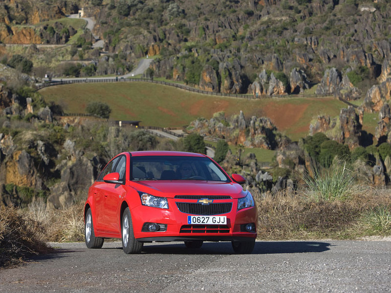 GM: Opel Insignia ST i Chevrolet Cruze -  ceny w Polsce (fotogaleria)