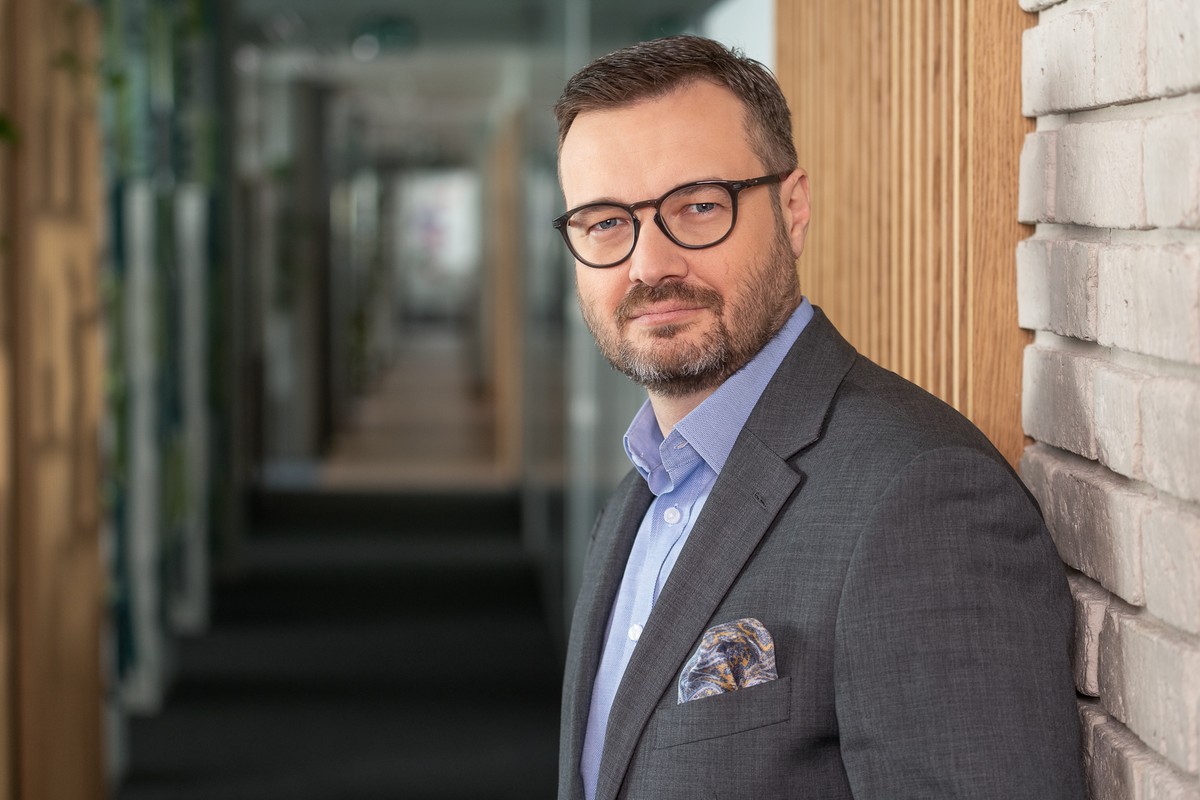 "Już nie silnik jest najważniejszy". Prezes spółki Robert Bosch mówi, jak zmienia się motoryzacja [WYWIAD]