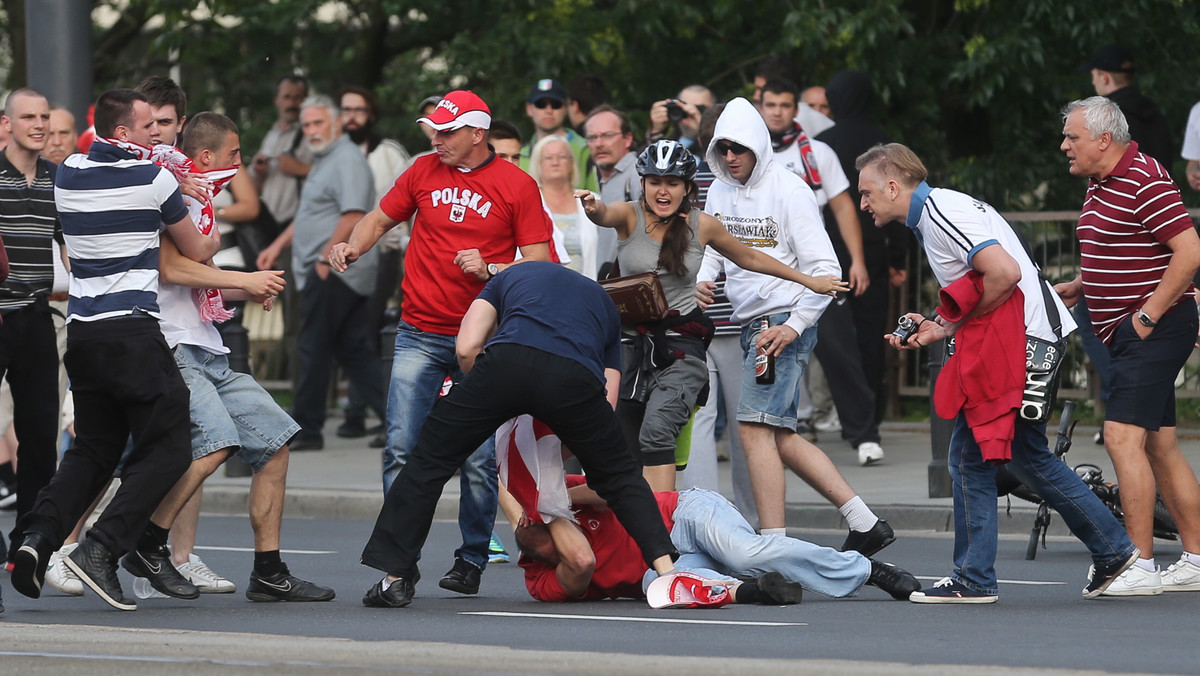 Rosyjskie media relacjonują dzisiaj obszernie zarówno przebieg meczu Polska-Rosja, który zakończył się remisem 1:1, jak i to, co działo się przed nim.