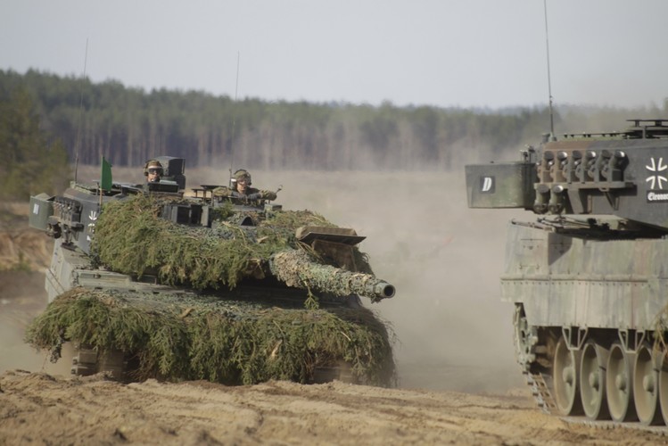 Ćwiczenia w Podbrodziu na Litwie. Czołgi Bundeswehry - Leopard 2