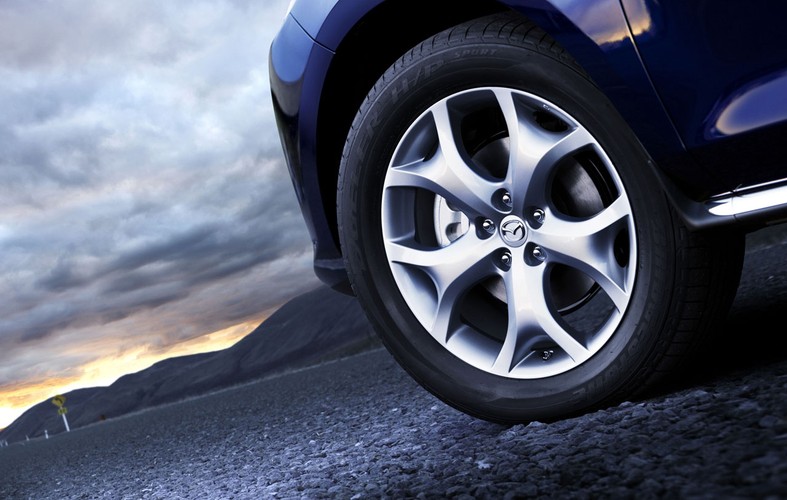 Dzięki temu ponad 1800 kg auta pędzi do setki w 11,3 s. Prędkośc maksymalna - 200 km/h