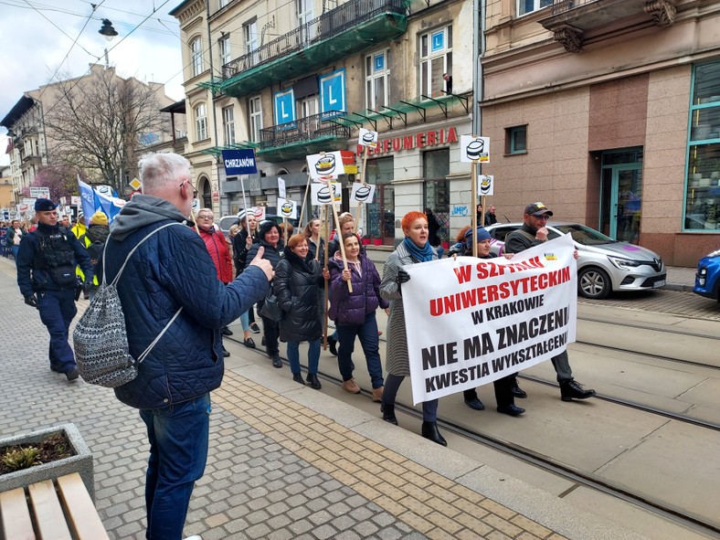 Wśród protestujących były także pielęgniarki ze Szpitala Uniwersyteckiego w Krakowie