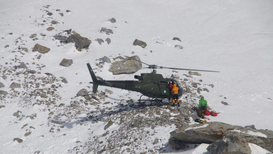 Akcja ratunkowa na K2. Po trzech wspinaczy wysłano wojskowe helikoptery