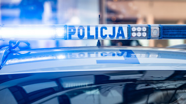 Obława we Wrocławiu. Policjant potrącony przez podejrzanych o kradzież paliwa