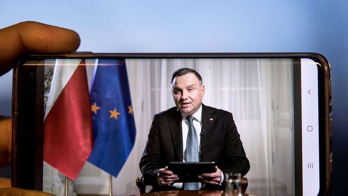 Sesja pytań i odpowiedzi Q&A na portalu społecznościowym Facebook z prezydentem Andrzejem Dudą, 23 bm. Prezydent Duda odpowiadał na pytania internautów.