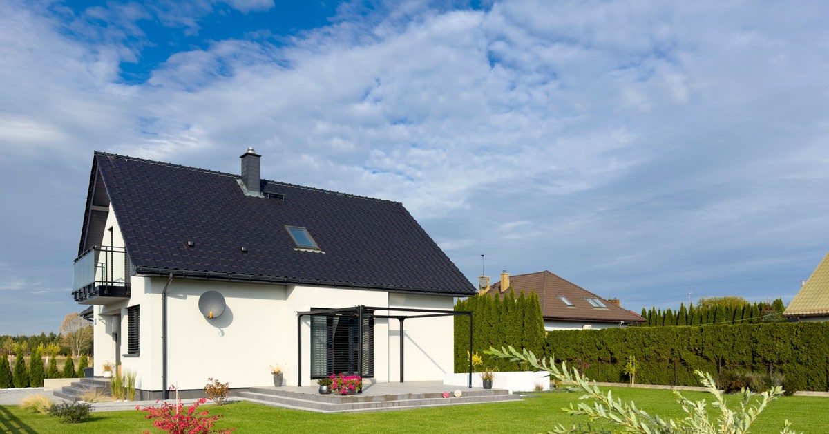 Nawet 1000 złotych kary dziennie za dekorację przed domem. Wystarczy zgłoszenie od sąsiada