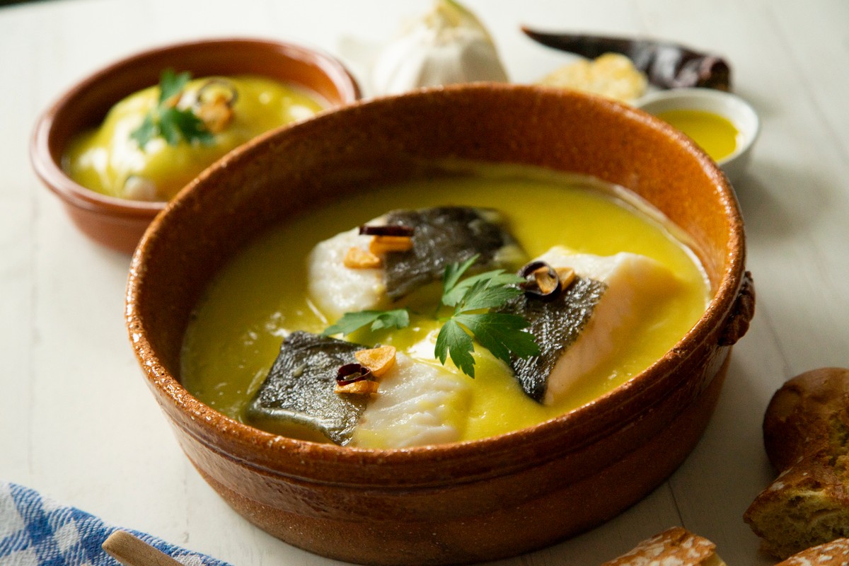 Bacalao al pil pil to jedno z najsłynniejszych dań kuchni baskijskiej