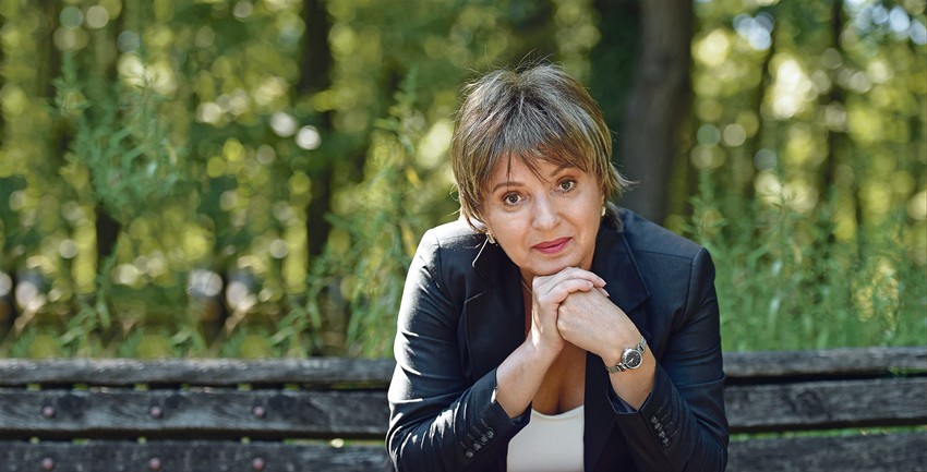 Mira Karanović tumačiće legendarnu Miru Trailović, a pored nje uloge tumače Suzana Lukić, Anđela Jovanović, Isidora Simijonović i Gorica Regodić