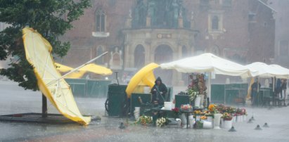 Załamanie pogody w całym kraju, a już za chwilę kolejna fala niżu. IMGW wydało ostrzeżenia