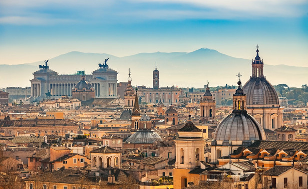 Rzym: rekordowy wzrost liczby mandatów dla zagranicznych turystów. Płaci tylko co siódmy