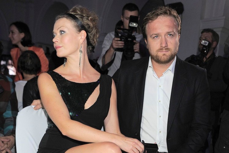 Tamara Arciuch i Bartek Kasprzykowski. Im w zakochaniu się w sobie pomógł serial 'Halo Hans'.