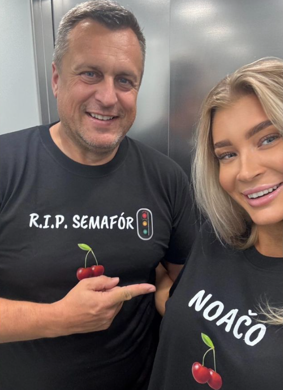 Danko a jeho Sylvia zvečnili politikove kauzy a výroky na tričkách.