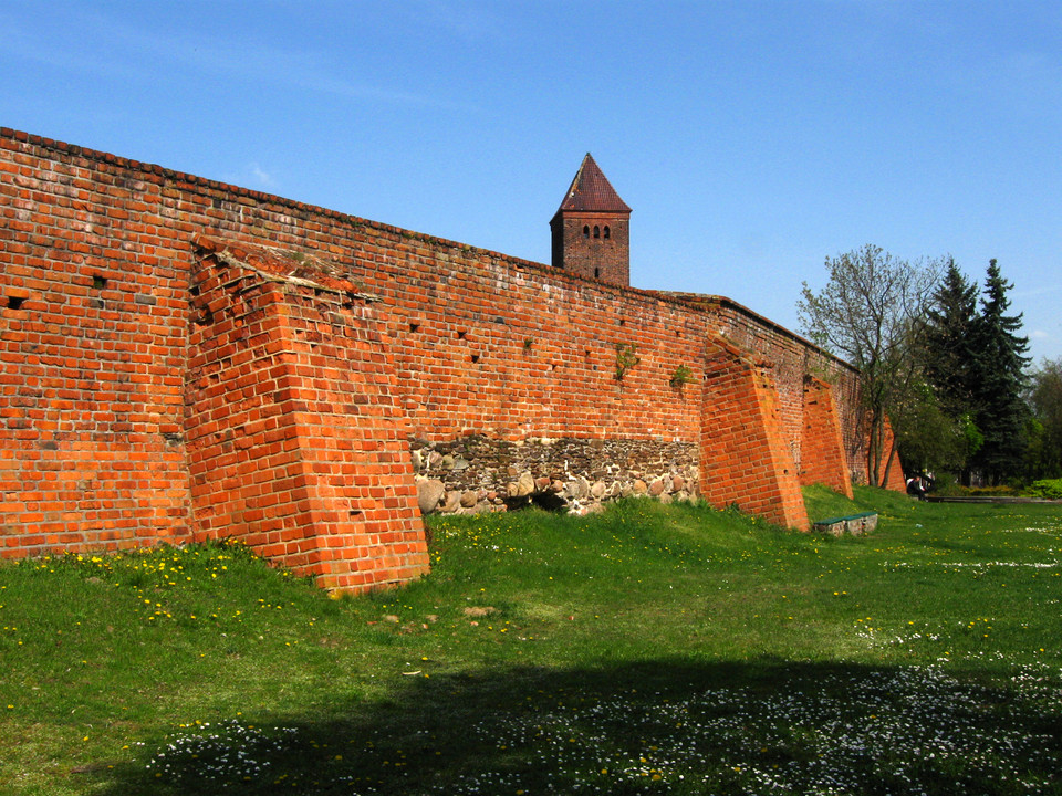 Byczyna - mury obronne