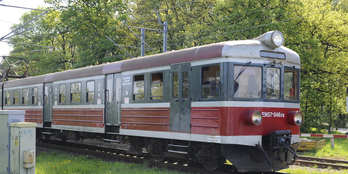 Pieszy zginął na torach