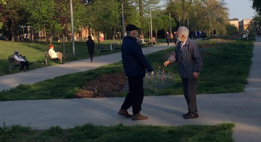 Penzioneri u šetnji