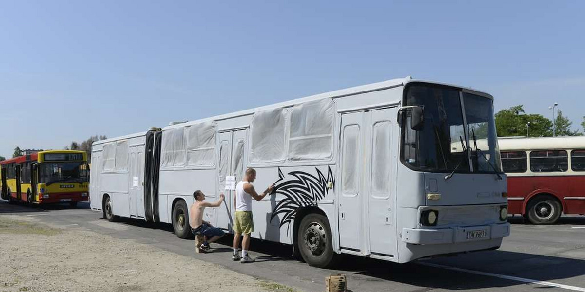 LEGALNE GRAFITTI NA AUTOBUSIEA RZECZNIK PRASOWY MPK